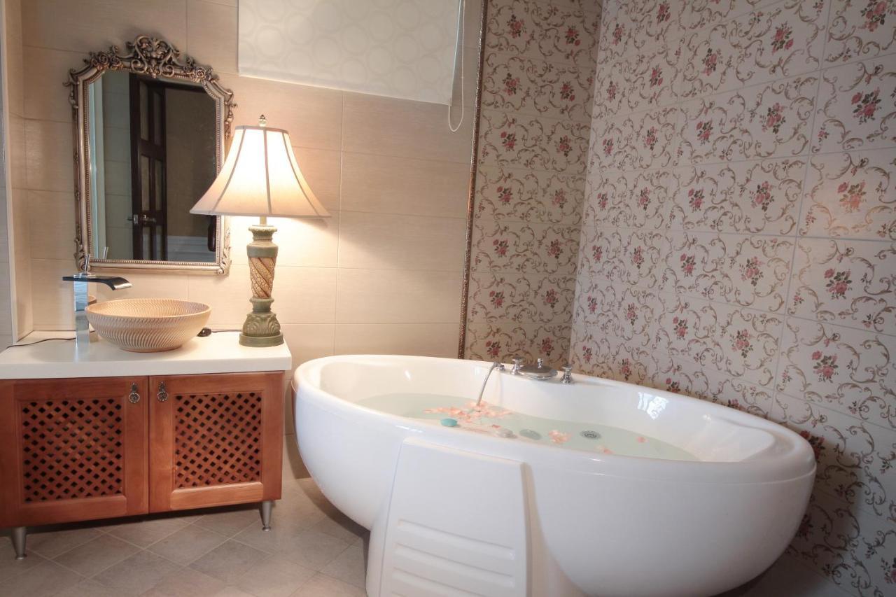 Luxembourg Hills Homestay Цзяоси Экстерьер фото