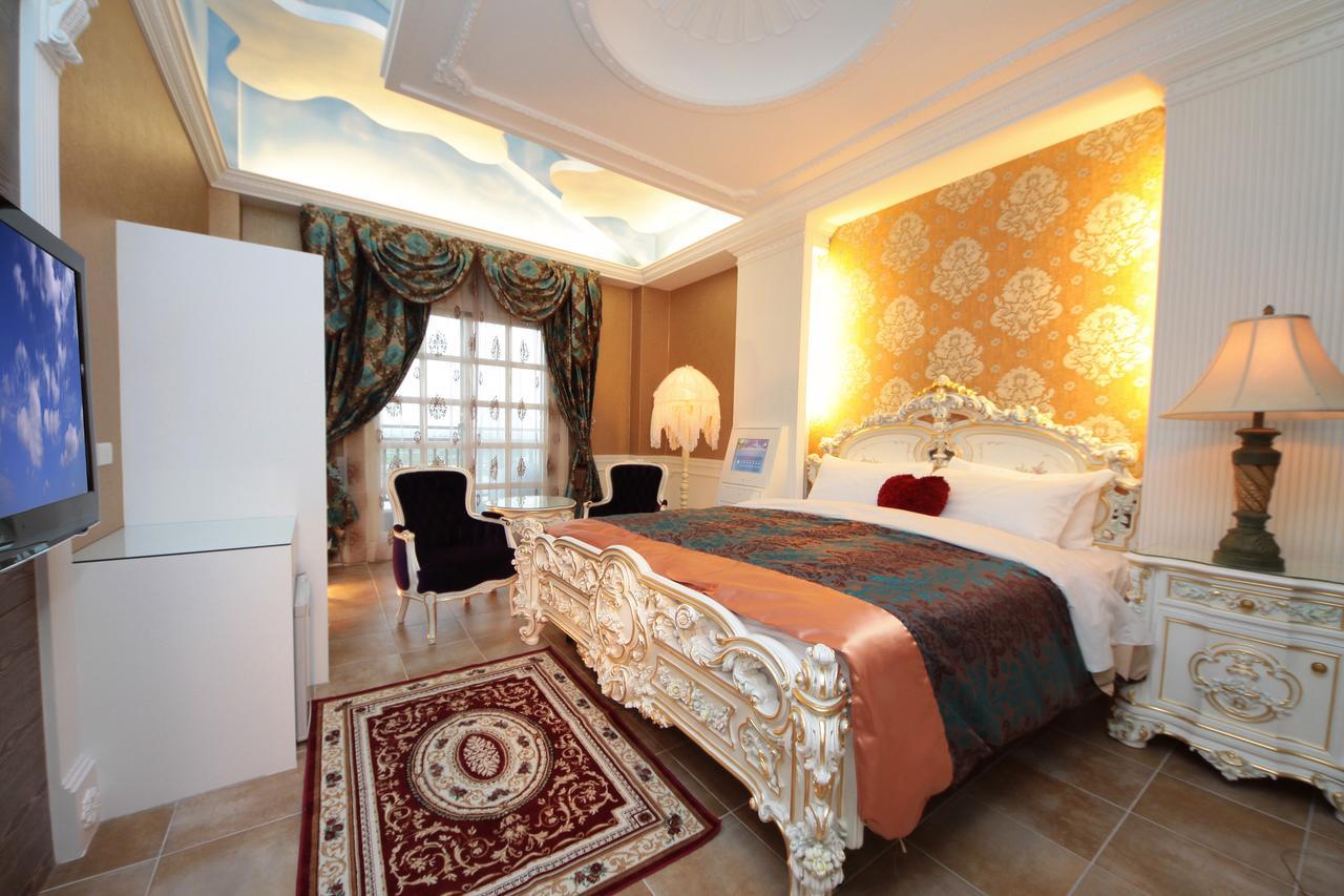 Luxembourg Hills Homestay Цзяоси Экстерьер фото
